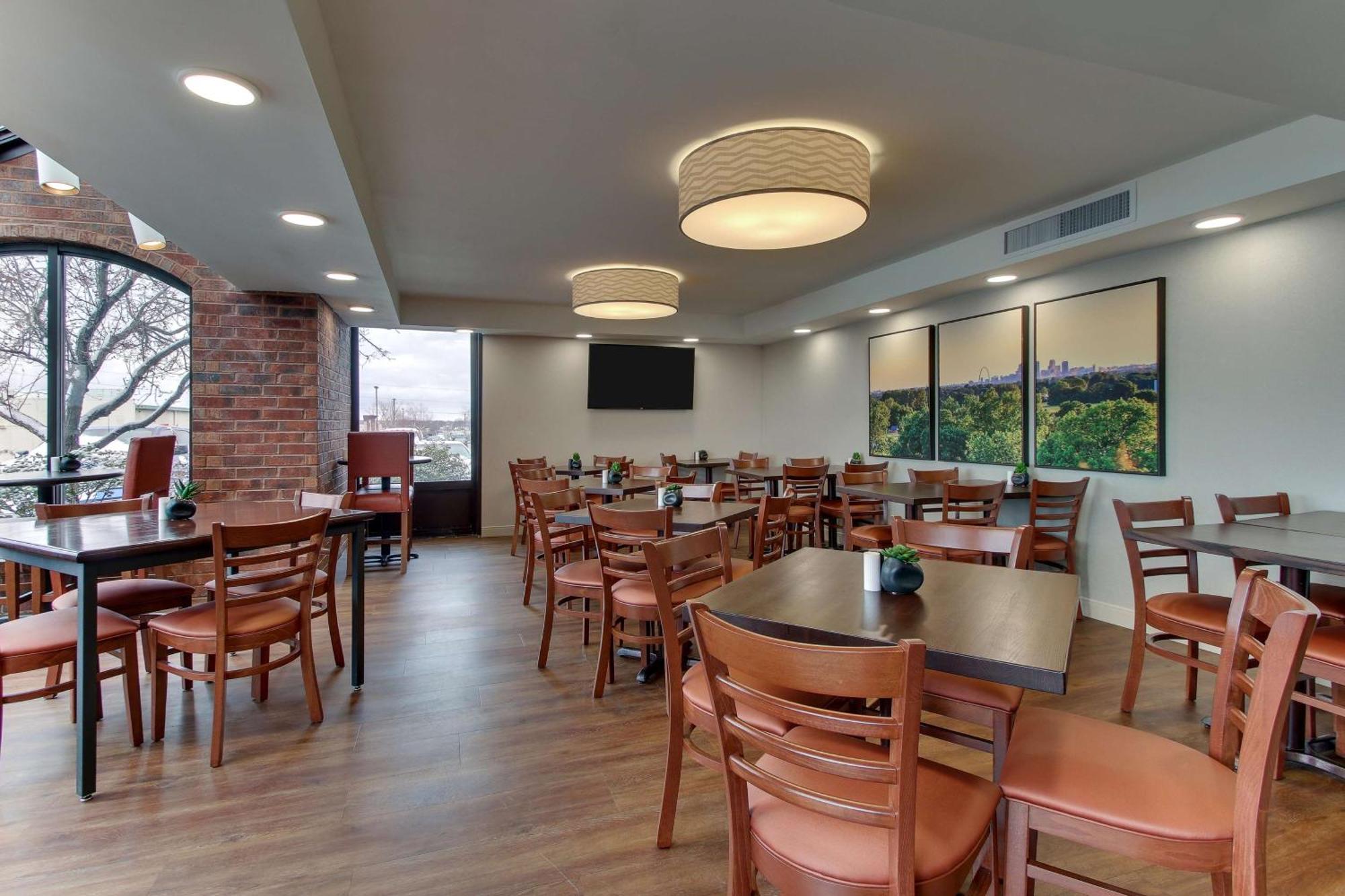 Hotel Pear Tree St. Louis - 2*